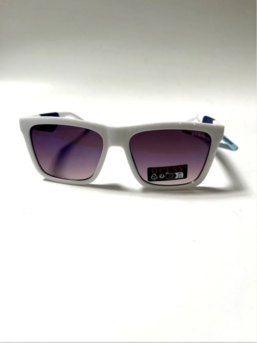 New GUESS Classic Sunglasses GO00067 Acetate White Iridescent Lens Blue Rubber